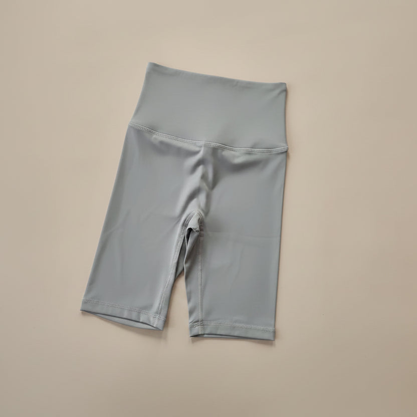 Tess — High-waist biker shorts